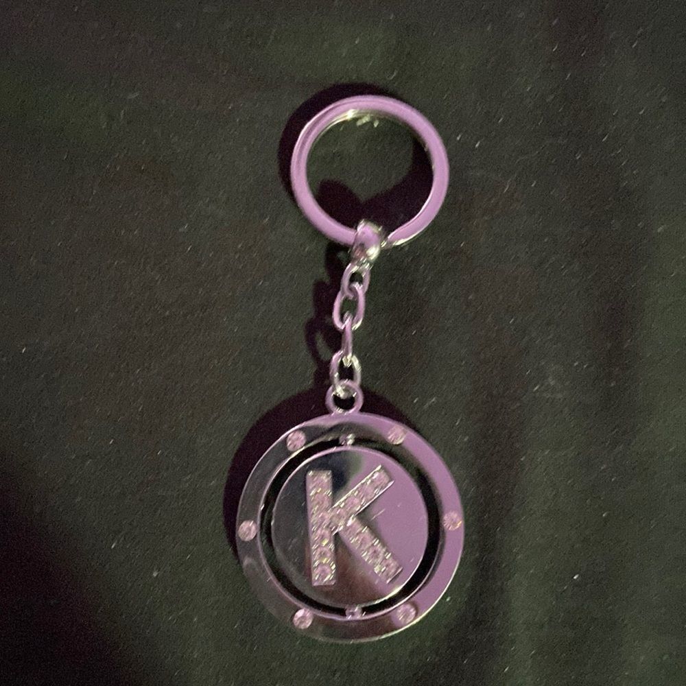 Welcome to Las Vegas Keychain – Initial K Silvertone Souvenir Collectible